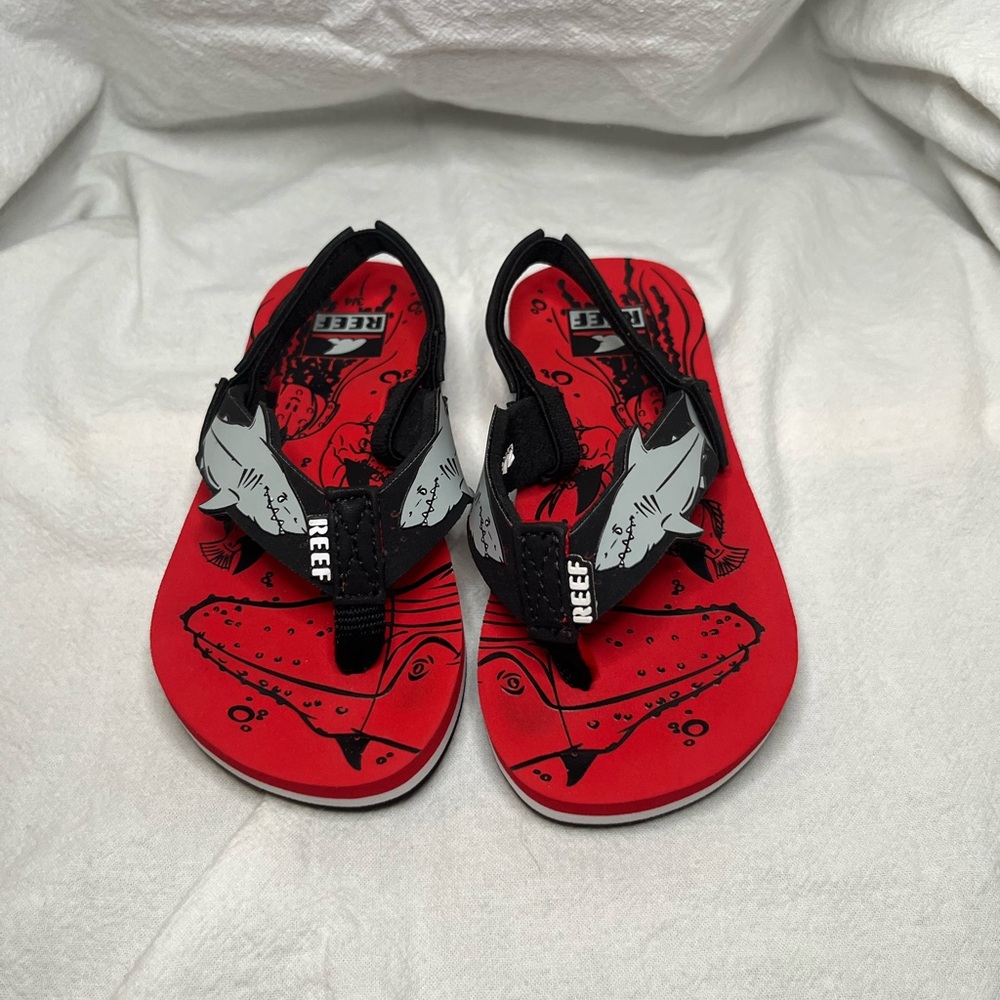 Reef- Little Ahi sandals size little kids 3/4